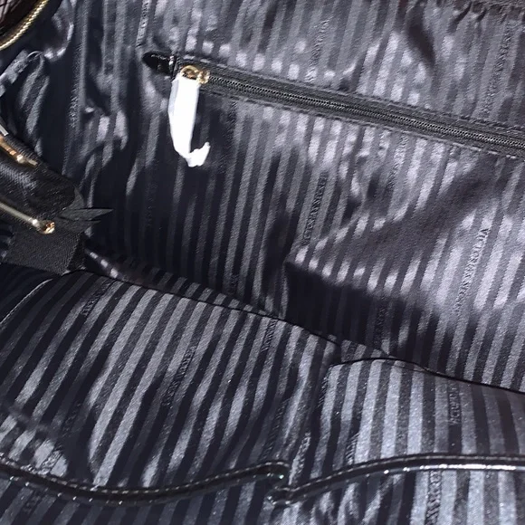 💐HOST PICK!💐NWT Victoria’s Secret Getaway Black Weekender Bag - Picture 3 of 10